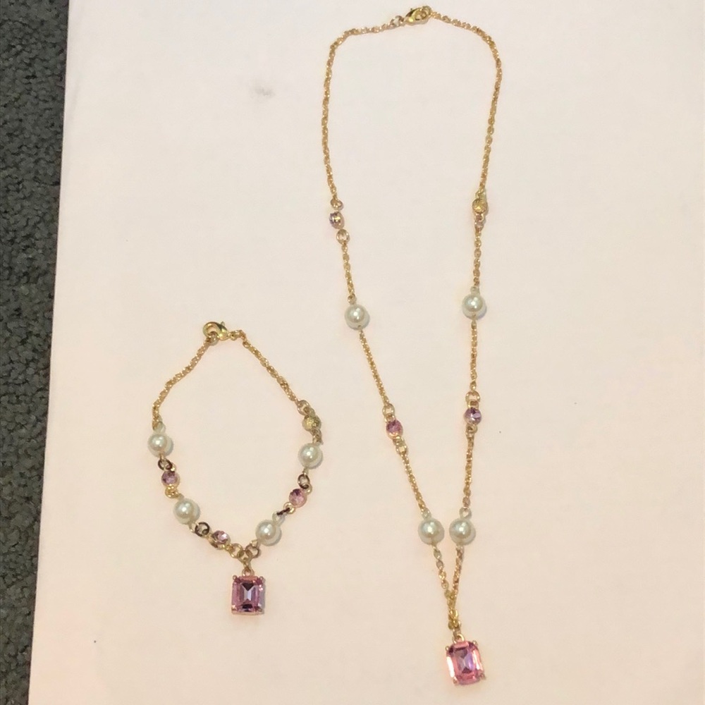 Matching necklace and bracelet set